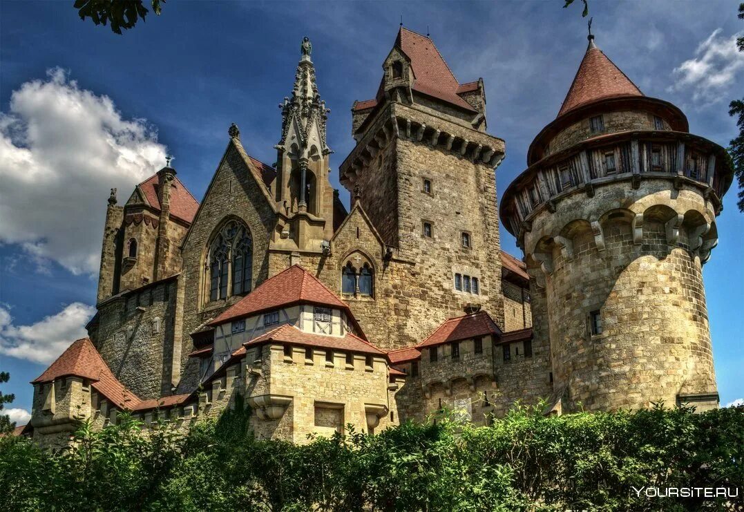 Zutphen нидерланды. Средние века здания. Брюгге архитектура. Средневековая готика архитектура. Манор средневековье.