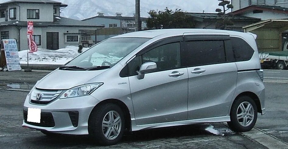 Фрид 2012 года гибрид. Honda freed 2023. Хонда Фрид гибрид 2015. Хонда Фрид 2012 гибрид. Минивэн Хонда Фрид.