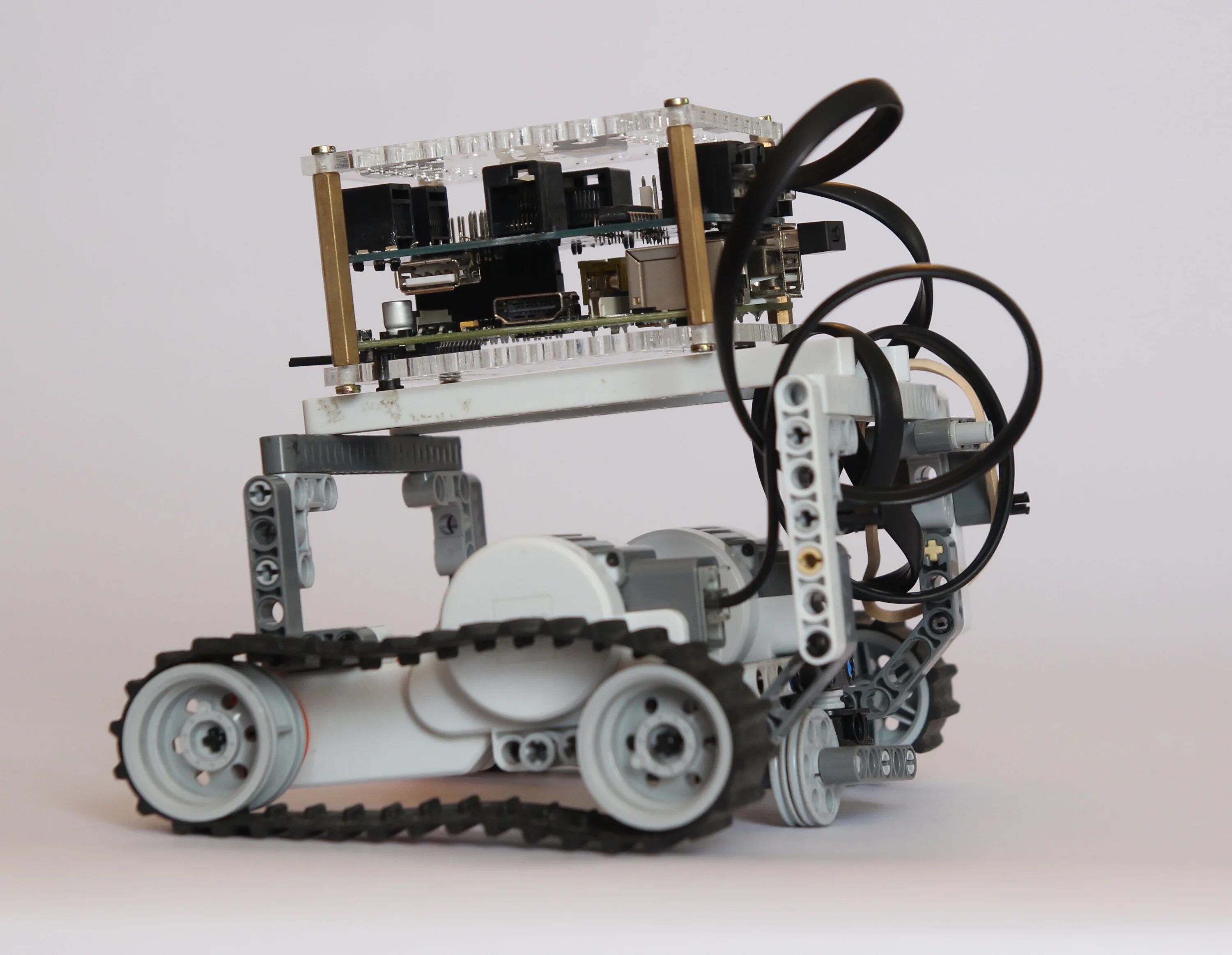 Практическая робототехника c и raspberry pi. Raspberry pi lego mindstorms. raspberry pi 3 робототехника. raspberry pi комплектующие для робототехники. raspberry pi ev3.