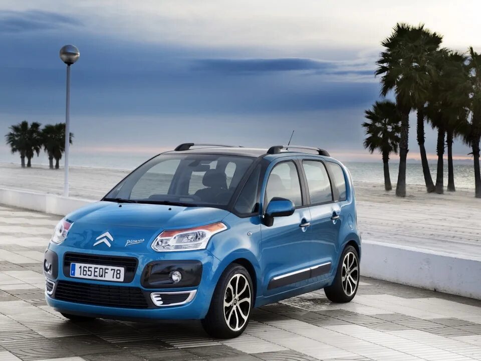 Бензин ситроен с3 пикассо. Citroen c3 picasso. ситроен ц3 пикассо. ситроен с3 пикассо 2011. ситроен пикассо с3 пикассо.