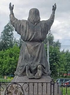 Памятник серафиму саровскому
