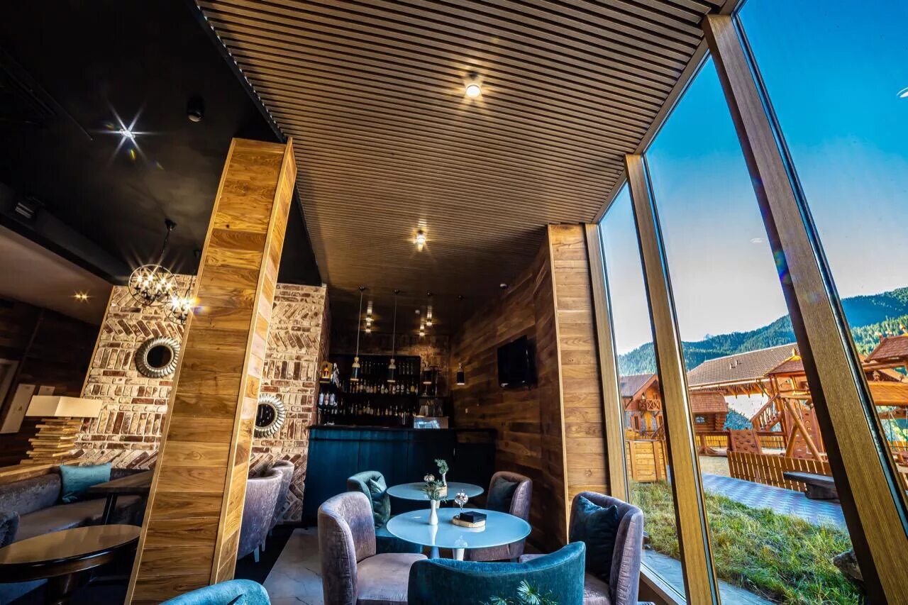 Отель роял архыз спа. Где поесть в архызе. Еда в архызе. Гора мусса ачитара кафе. Ресторан трамплин 1650 архыз.