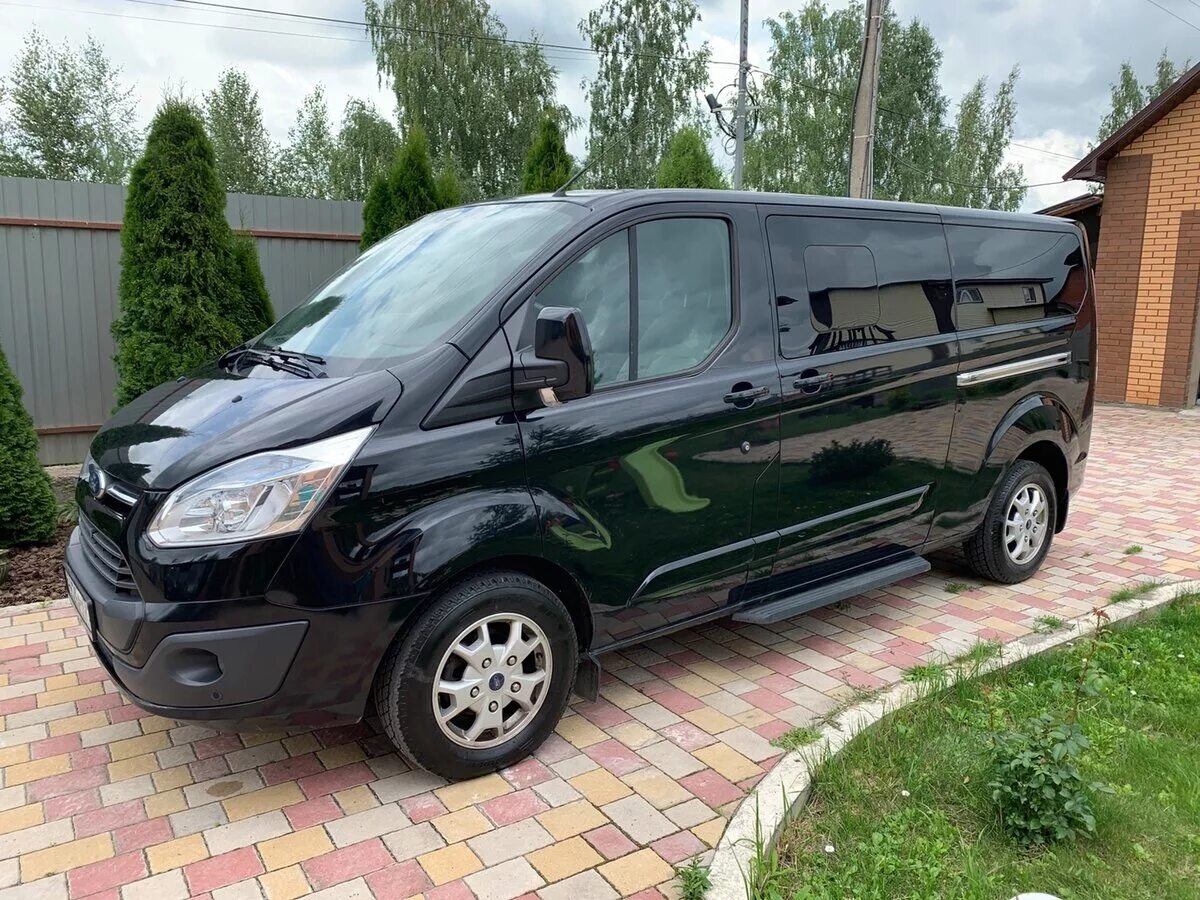 Форд микроавтобус бу купить. Ford Tourneo Custom 2014. Форд Турнео кастом 2014. Форд Tourneo Custom черный. Форд Торнео кустом черный.