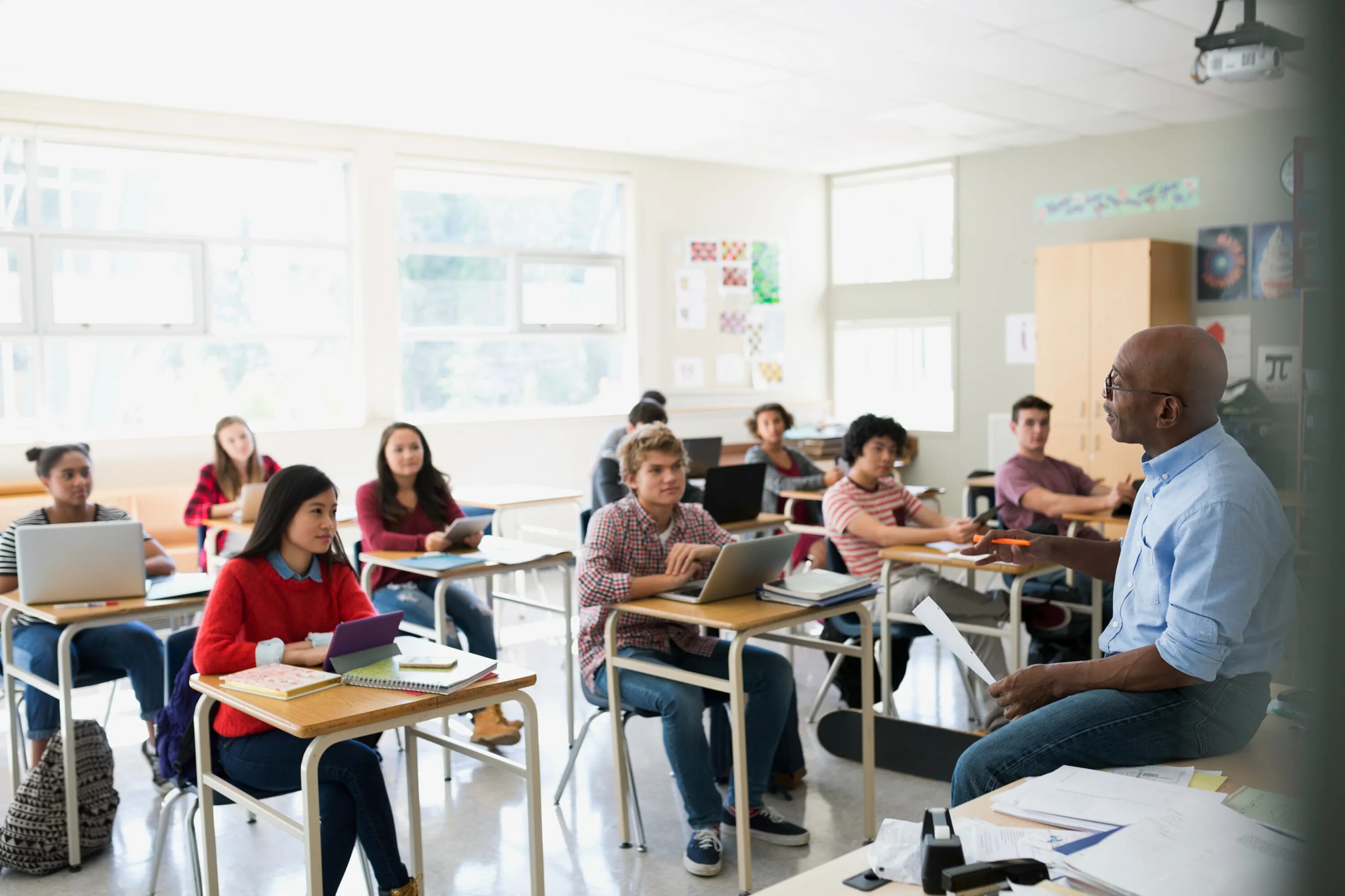 To train students. Школьное образование в США. Школьное образование в Европе. Среднее образование в Испании. Начальное образование в США.