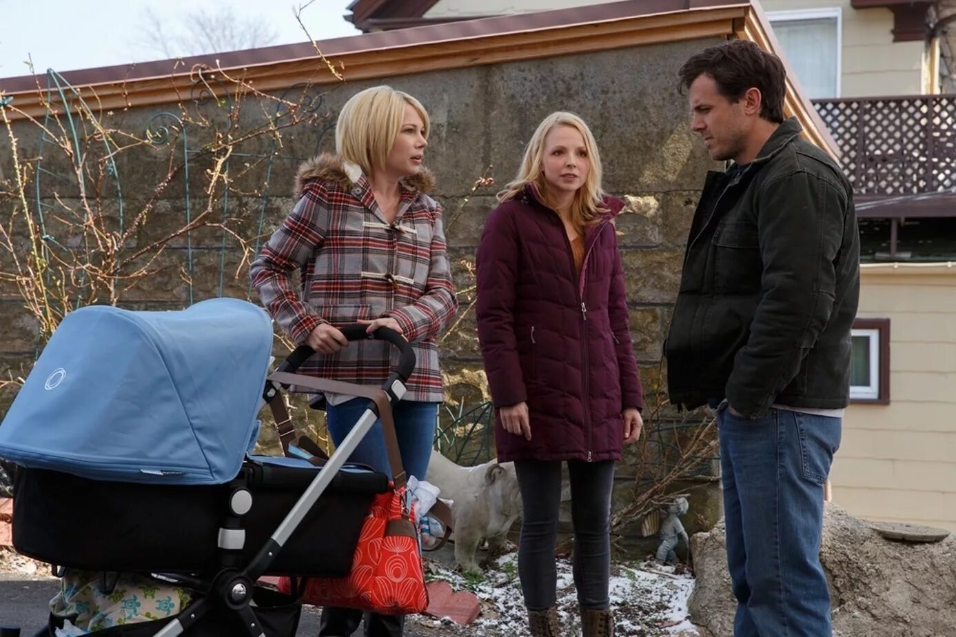 На море фильм. Манчестер у моря фильм 2016. Кейси аффлек манчестер у моря. Манчестер у моря (2016). Кейси аффлек манчестер у моря.