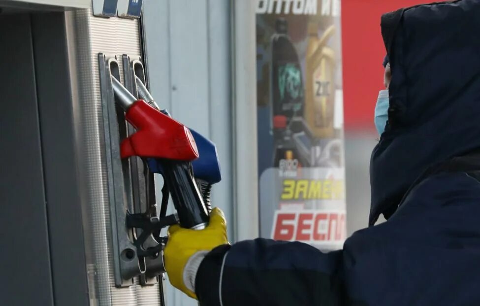 Какой бензин запретили. Импорт топлива. бензин марки премиум 95.