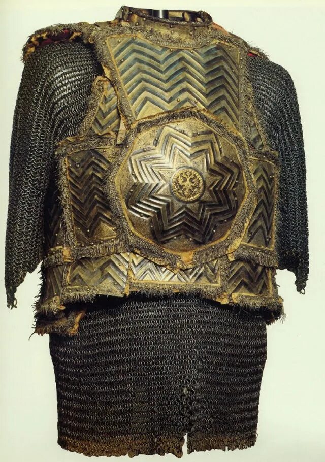 зерцальный доспех оружейная палата. зерцальный доспех царя алексея михайловича. зерцальный доспех царя алексея михайловича. зерцало доспех русский. зерцала доспехи.