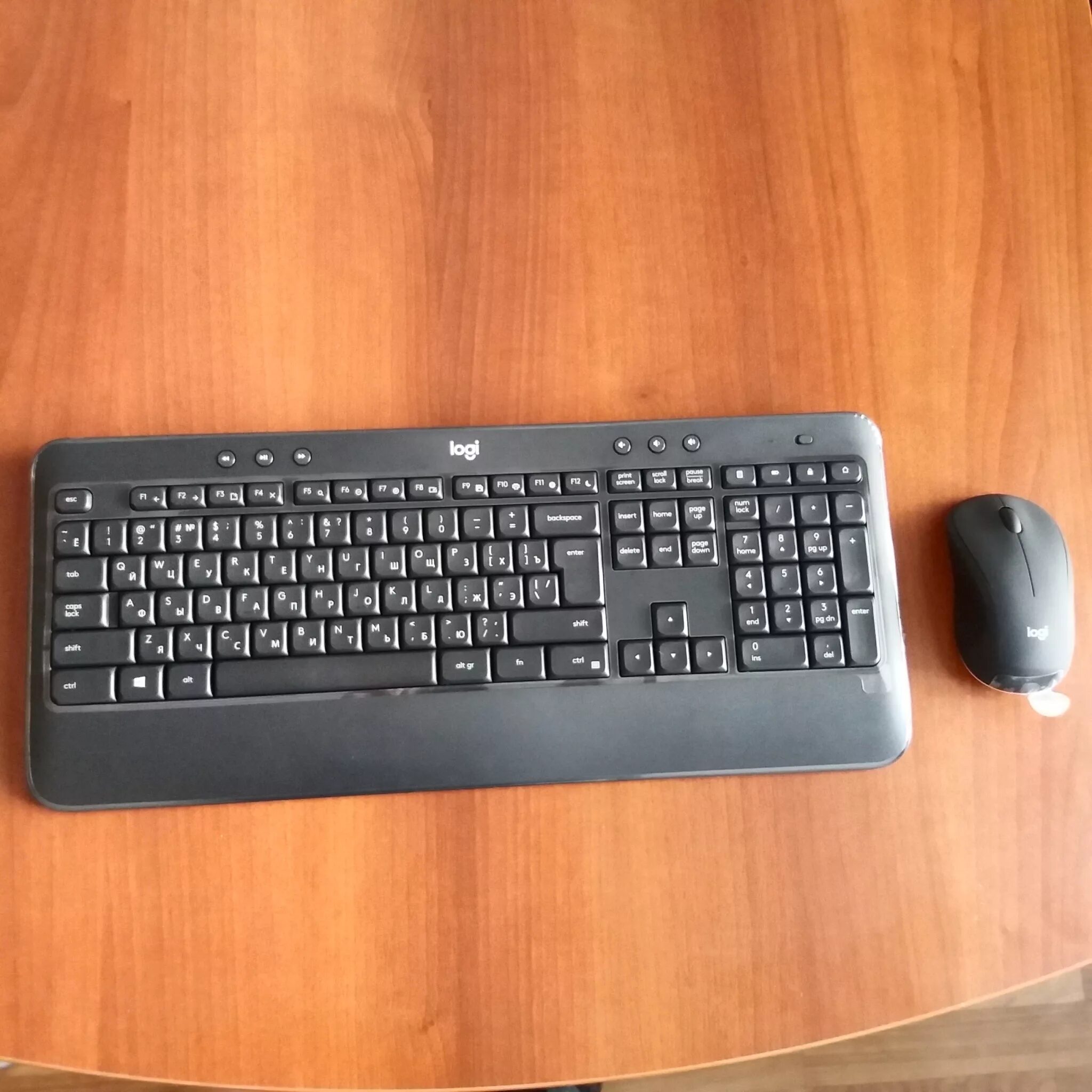 Logitech mk540. Logitech mk540 advanced.