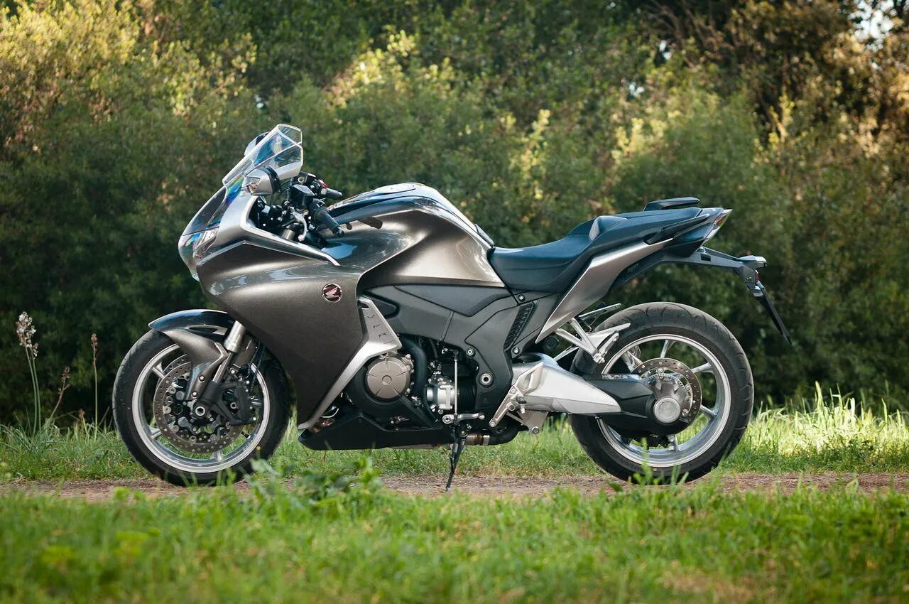 Vfr 1200f. Honda vfr1200f. хонда вфр 1200. мотоцикл хонда vfr 1200. honda vfr 1200 2012.