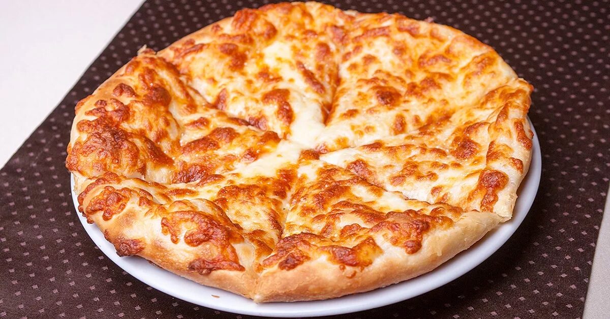 Имеретинский хачапури и мегрельский. Хачапури тавадури. Хачапури по-аджарски по имеретински по мегрельски. Хачапури помигрельски. Хачапцрипо менгрелтски.