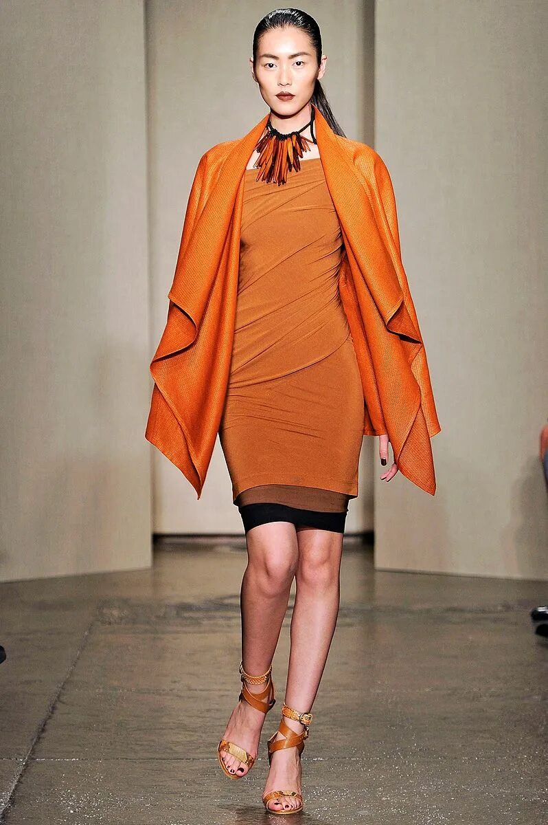 Мод донна. Donna karan spring 2012. донна каран показы. донна каран модный показ 2025. оранжевый в моде.