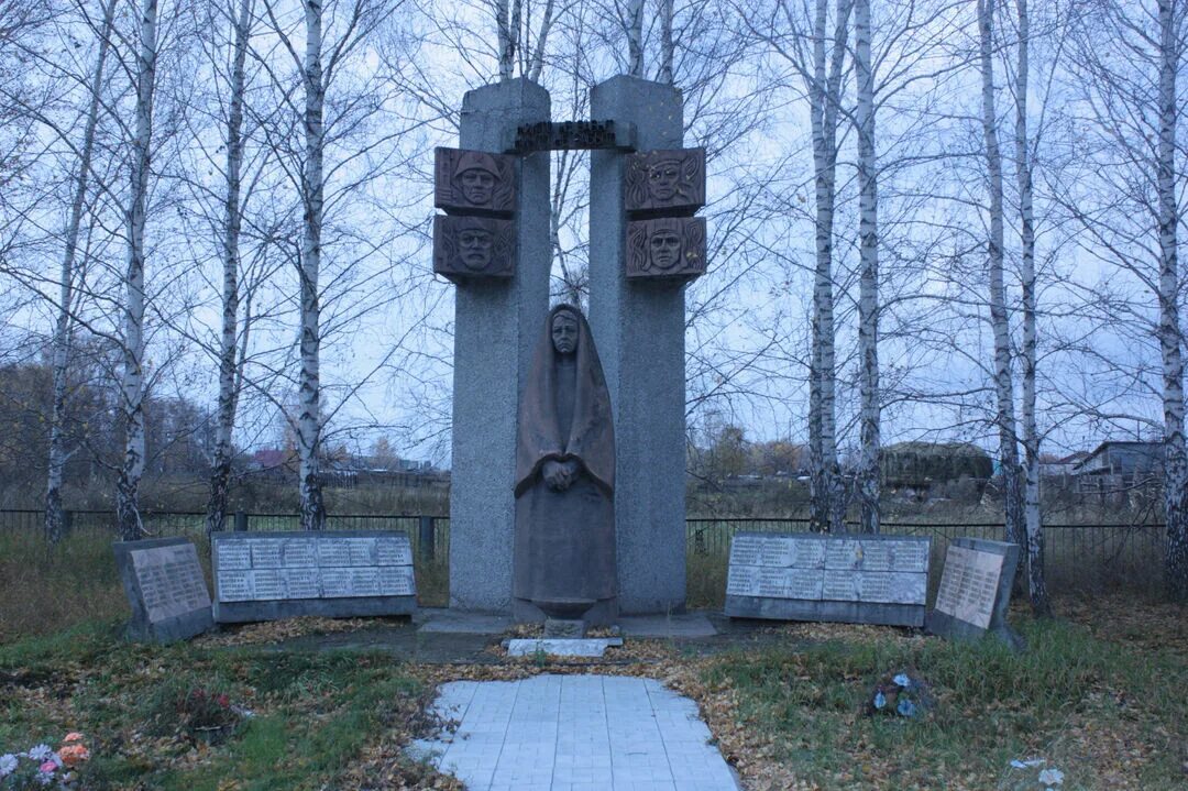 Бурановка Алтайский край. Бурановка Павловский район Алтайский край. Бурановка Романовский район. Г. Кременная памятник погибшим воинам ВОВ.