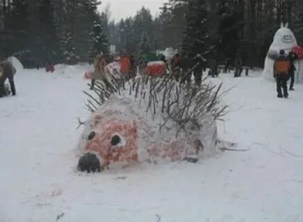 Ежик из снега в детском