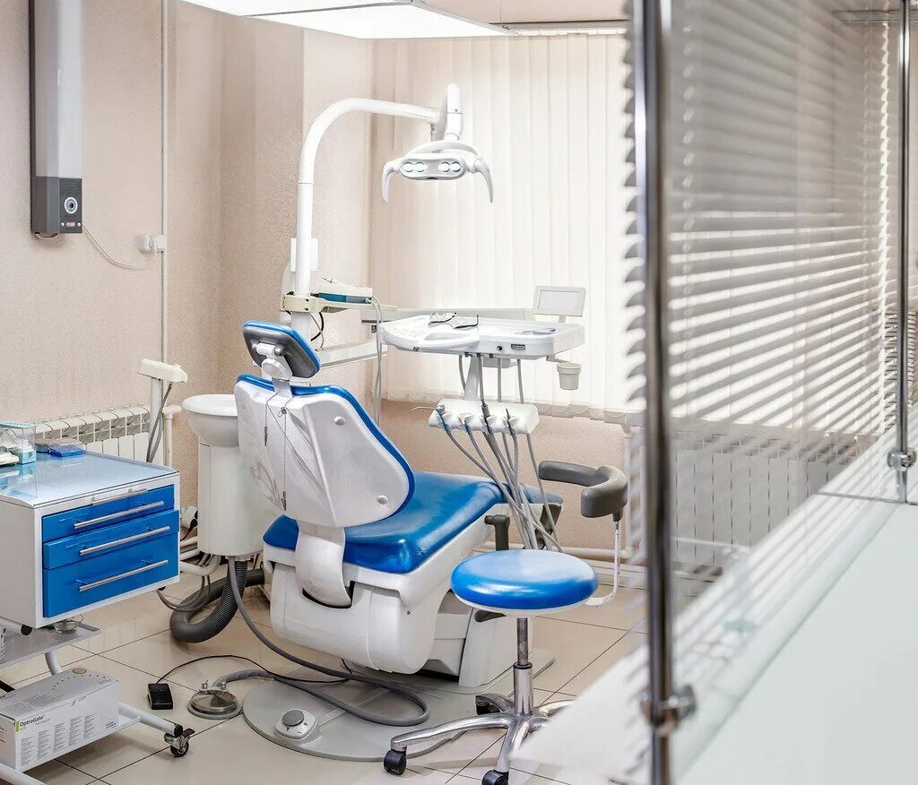 Журналы по стоматологии. Dentalmarket. Dental magazine логотип. Денталмаркет. Денталмаркет.