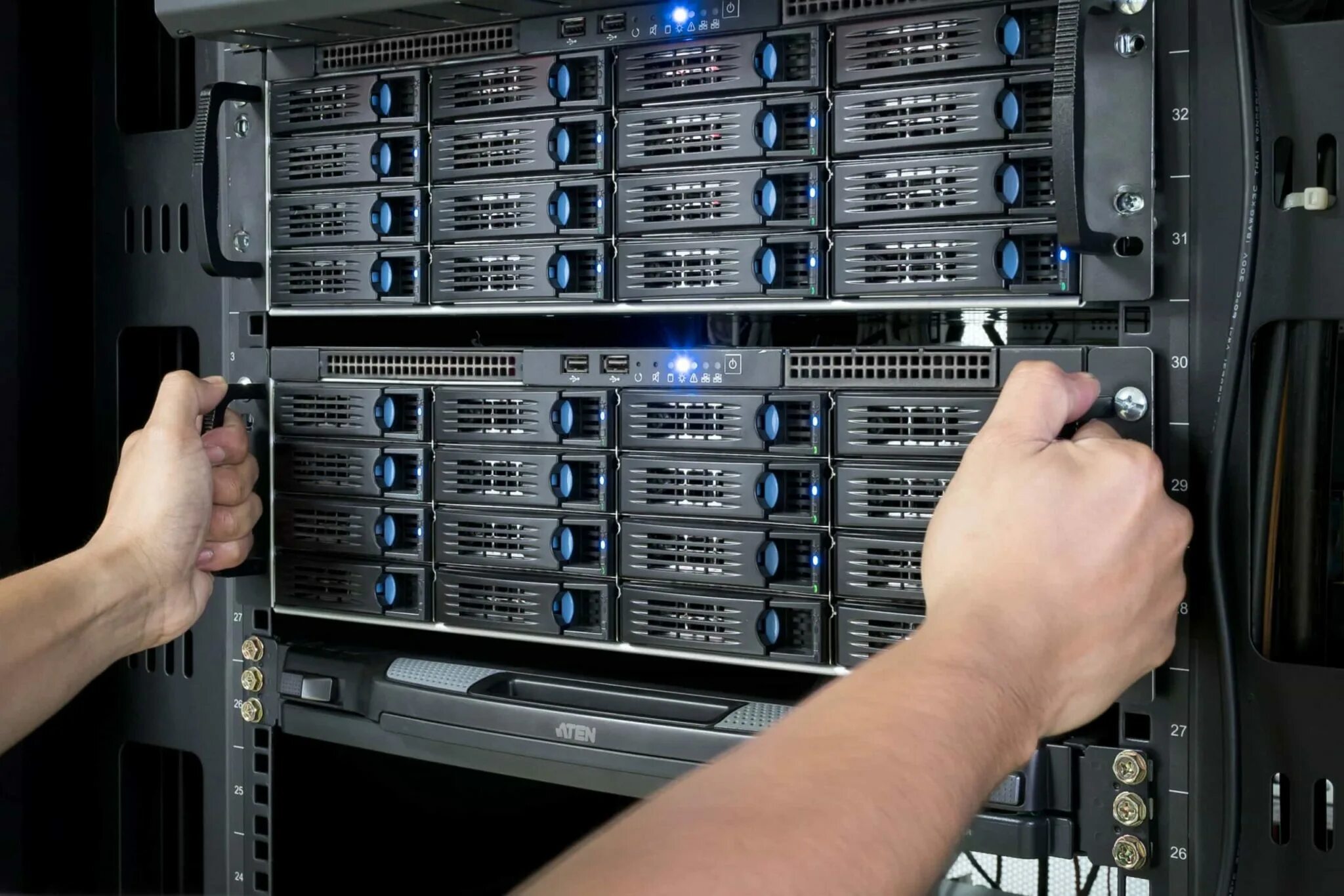 Raid сервер. ВДС сервер. Серверное оборудование. Серверы и серверное оборудование. Vps hosting