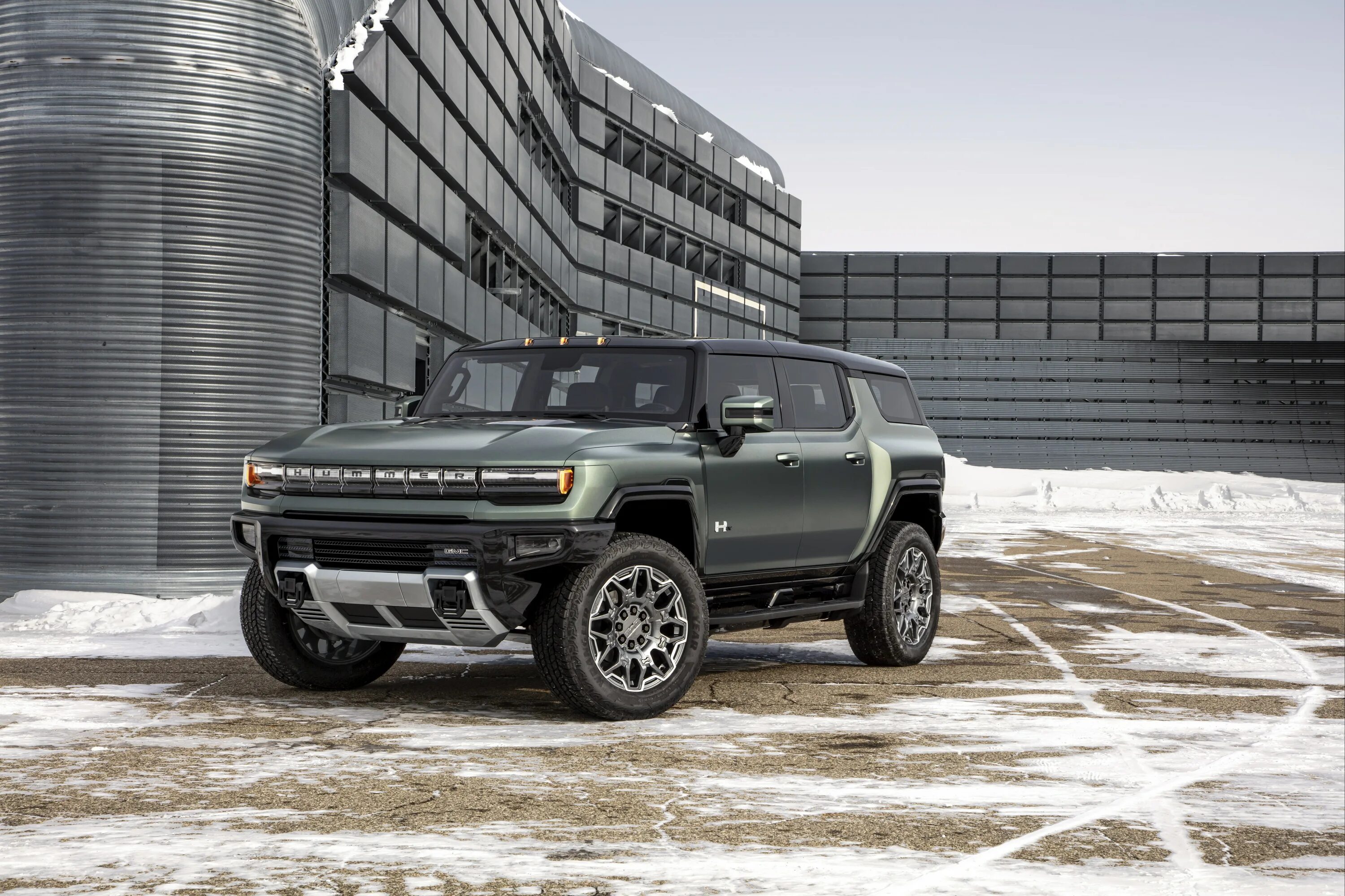 Оцинкованный внедорожник. GMC Hummer 2022. Hummer ev 2022. GMC Hummer ev SUV. GMC Hummer ev 2024.