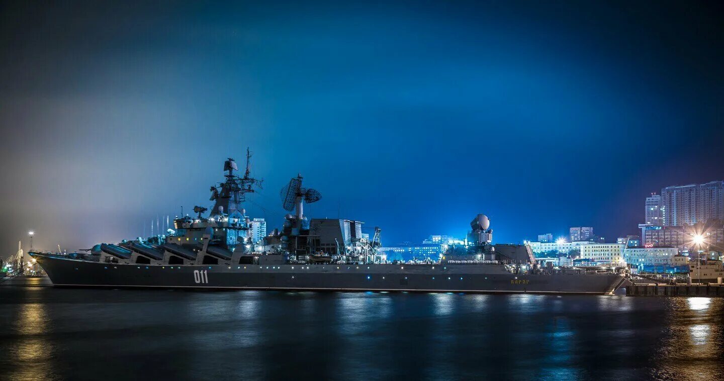 Uss somerset (lpd-25). Корабль адмирал устинов. Крейсер северного флота «маршал устинов». Такр нахимов. Флагман тоф ракетный крейсер варяг.