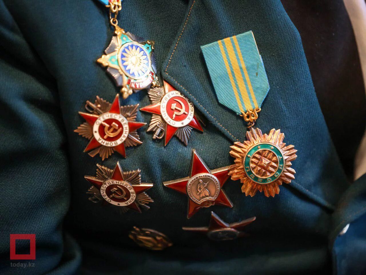 Сколько ветеранов вов в казахстане. Медали великой отечественной войны. день победы орден. красивые военные ордена. орден участника вов.