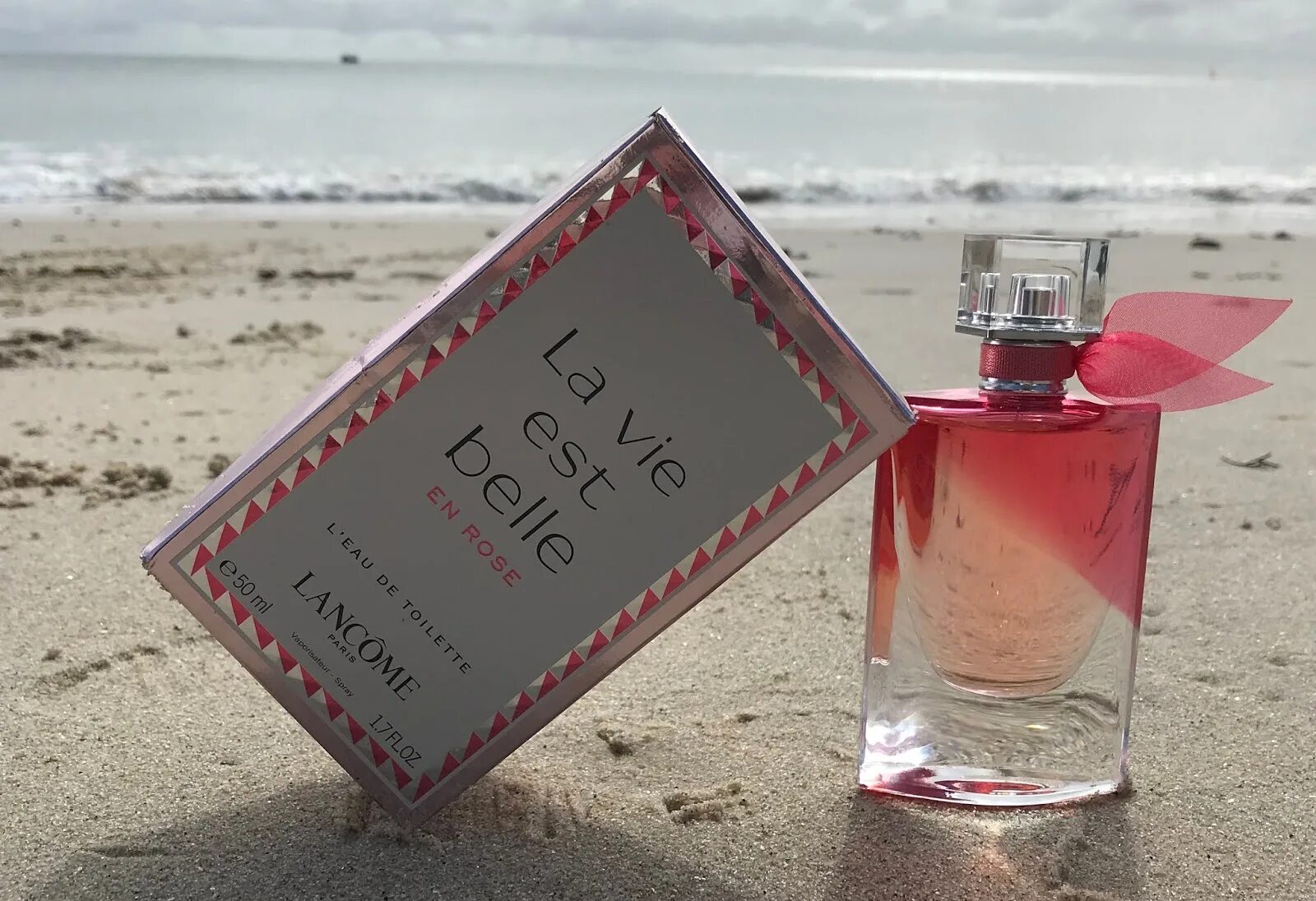 La vie est rose. Lancome la vie est Belle en Rose w EDT 50 ml. Lancome la vie est Rose. La vi est Belle Rose. La vie Rose Perfume.