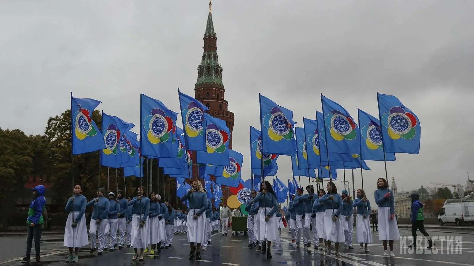 Год всемирного фестиваля молодежи в москве. Всемирный фестиваль молодежи в Москве. Фестиваль молодёжи и студентов в Москве 1985. Фестиваль молодёжи и студентов в Москве 1957. XII Всемирный фестиваль молодежи и студентов в Москве.