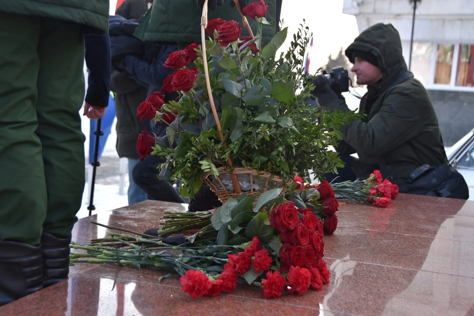 Дни памяти дмитрия. Ульяновск возложение Разумовскому. Ульяновск возложение цветов. Возложение цветов к памятнику.