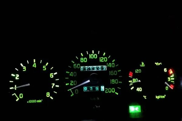 Замена лампочек в приборной панели - ГАЗ 31105, 2,4 л, 2008 года электроника DRI
