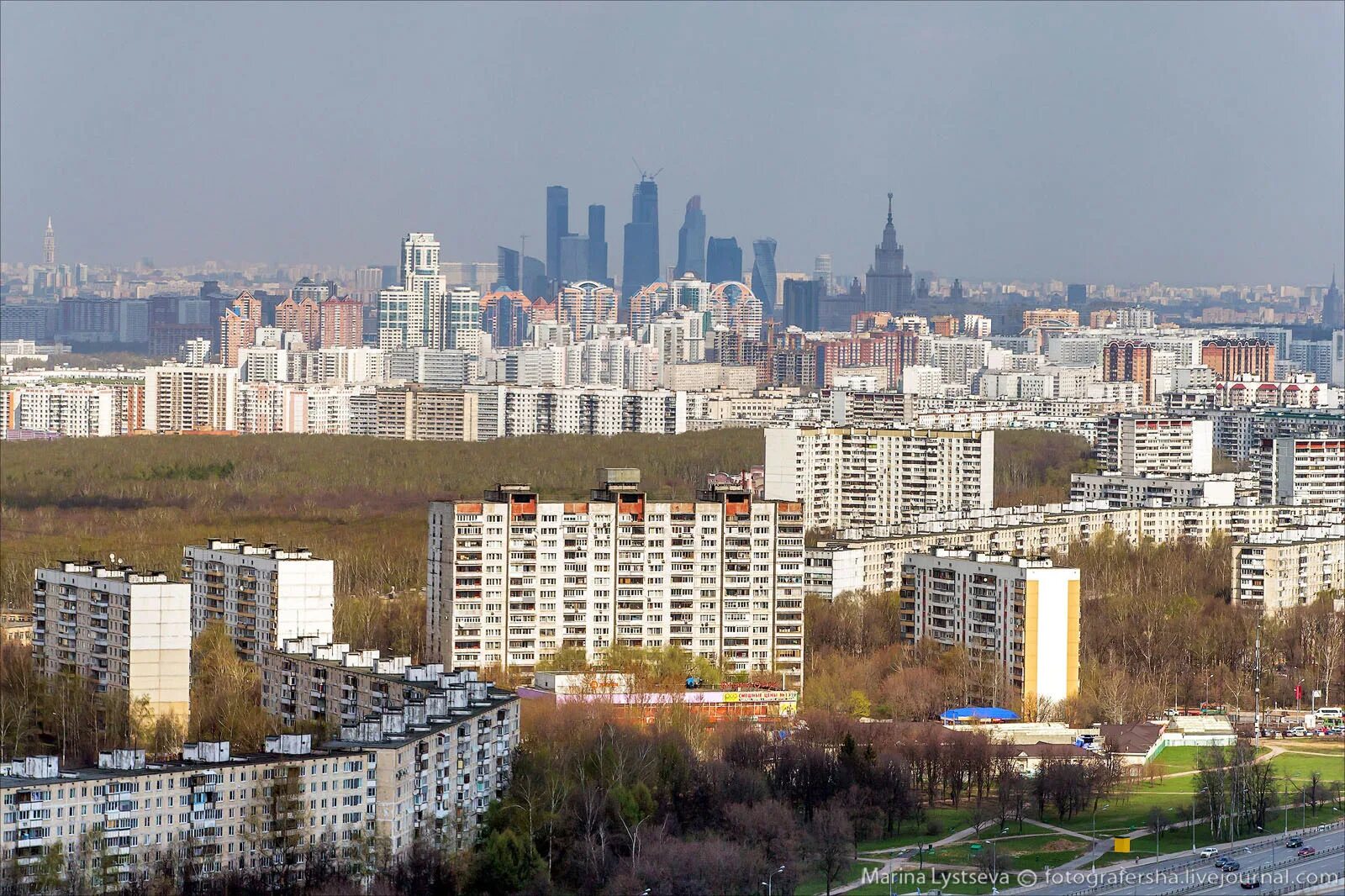 Жизнь в спальных районах. Окраина Москвы. Спальный район Москвы. Отрадное район Москвы окраина. Окраина Москвы районы.