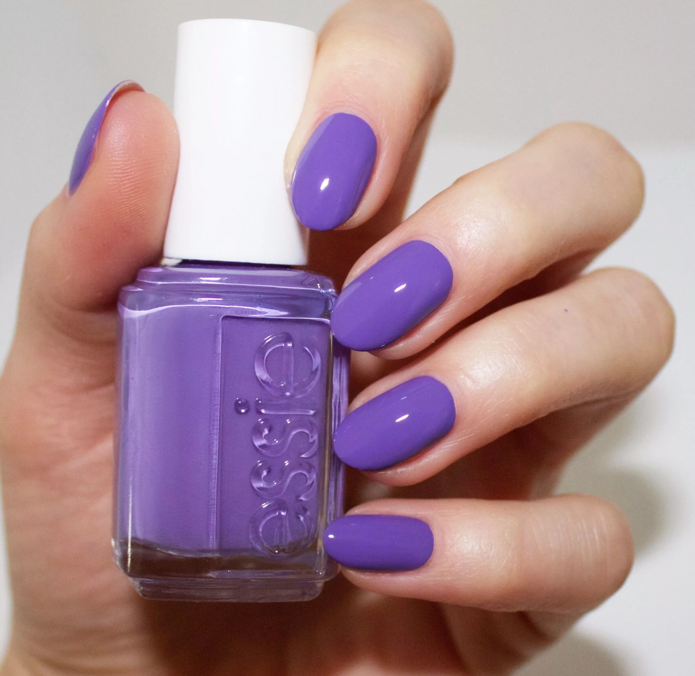 Лак Эсси фиолетовый. Лак Essie сиреневый. Лиловый лак Эсси. Лак Essie Lilac.