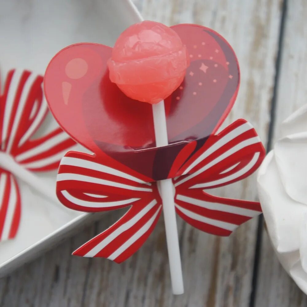 Леденцы для кэнди бара. Леденцы из изомальта с сухоцветами. Украшения леденцов. Декор из карамели. Украшения леденцов.