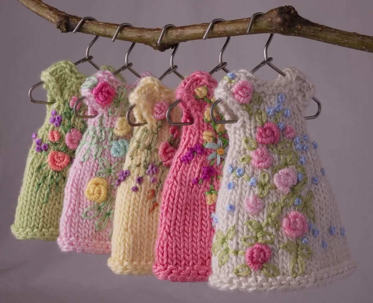 Елочные игрушки хенд мейд. Украшение вязаных изделий. Моды рукоделие. Современное рукоделие для женщин. Креативное шитье.