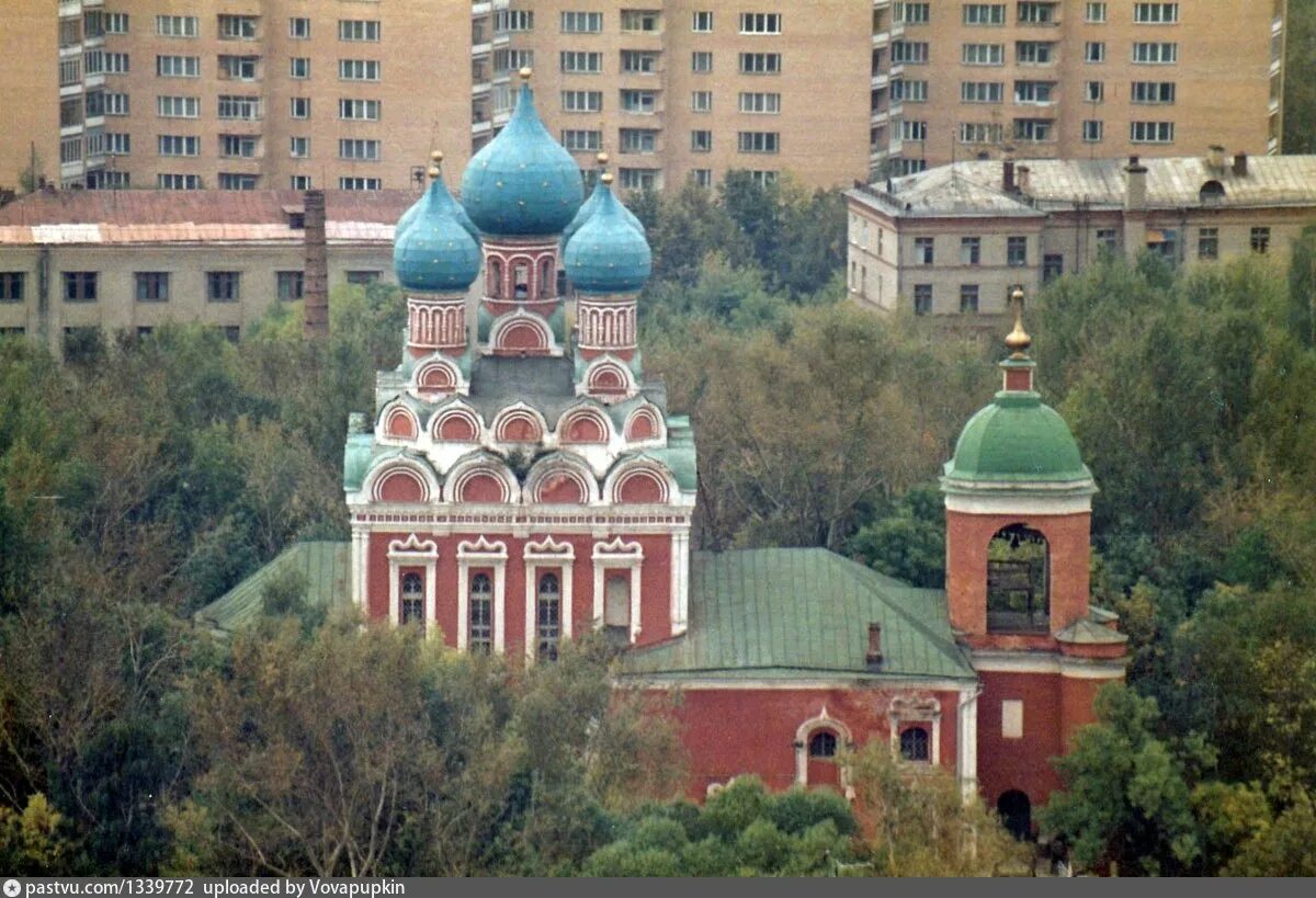 Тихвинская 20 москва. Храм Тихвинской иконы Божией матери в Москве. Тихвинский храм в Алексеевском. Тихвинской иконы Божией матери в Алексеевском. Тихвинская Церковь Москва ВДНХ.