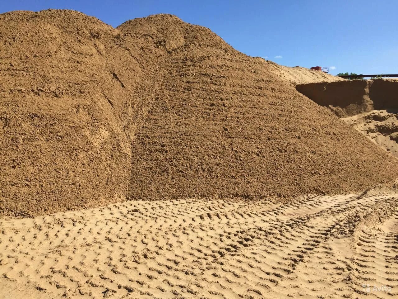 песок строительный карьерный. карьерный горный песок. песок намывной. пески горная порода. песчаные горы.