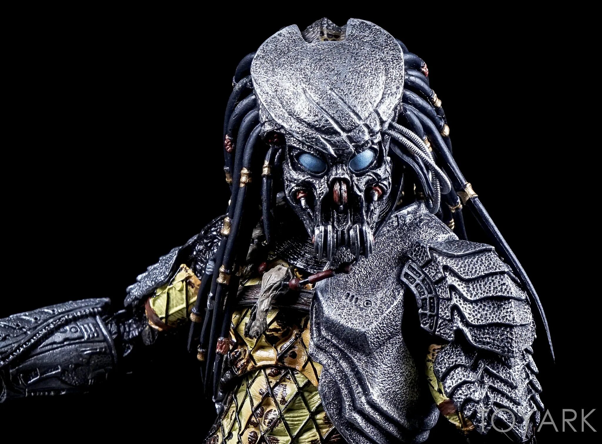 Alien vs Predator 2 оружие хищника. NECA Predator Deluxe Clan leader. Оружие Яутжа. NECA Alien vs Predator. 5 7 хищник