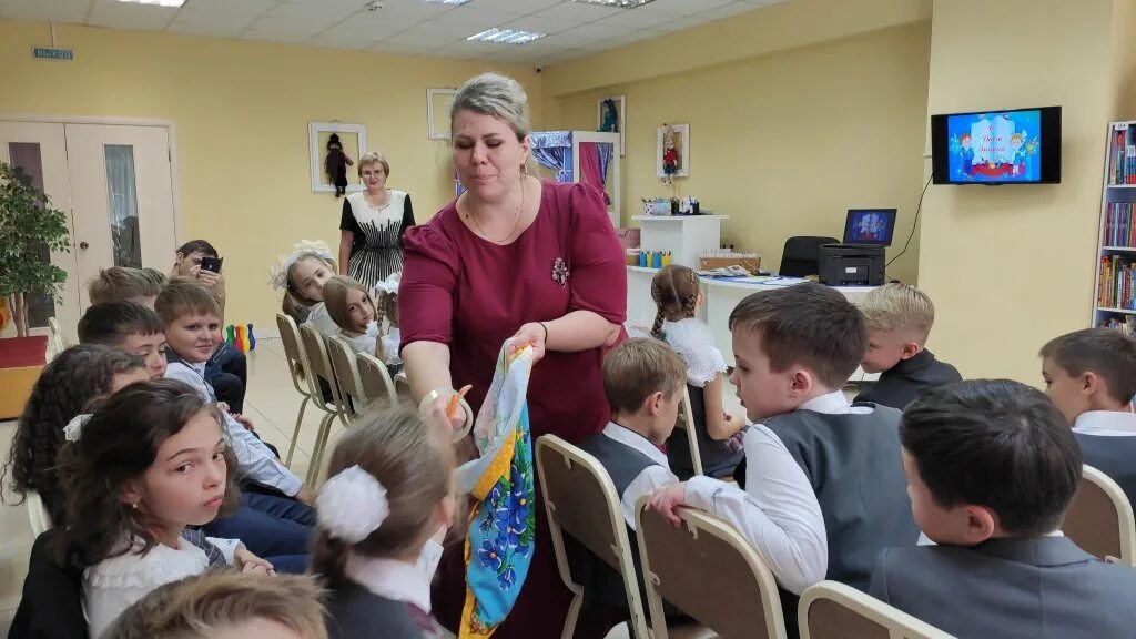 Сибирская школа омск. Сайт ЦБС советского района. Библиотека п.Заря. МБОУ Калининская СОШ Омский район. День грамотности акция.