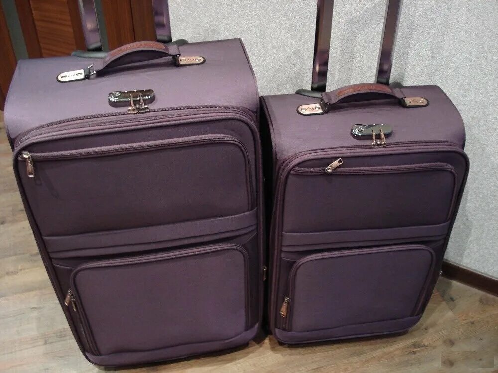 Case перевести. Собранные чемоданы. Дом чемодан. Чемодан собранный в дорогу. Фото чемодана дома.