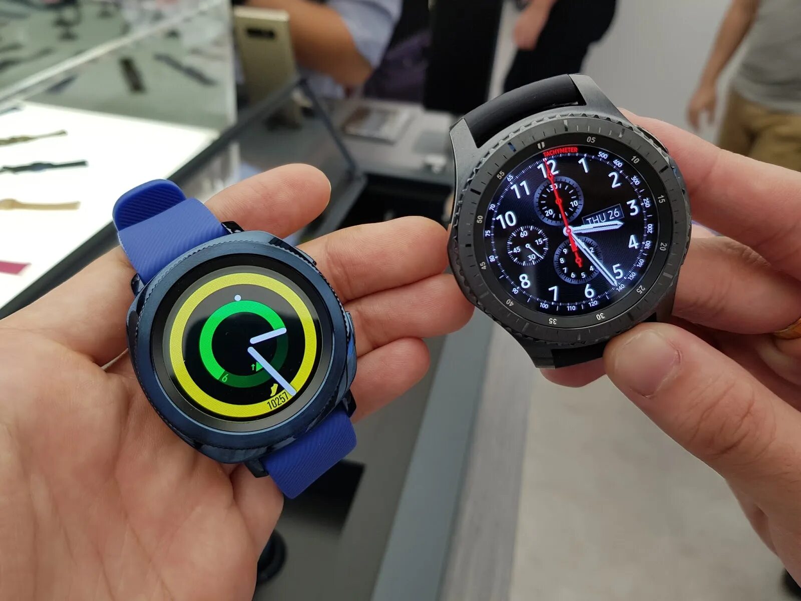 Часы gear sport. Часы Samsung Gear s3 Sport. Samsung Gear s3 Classic. Самсунг Гир спорт 3. Samsung watch Gear Sport.