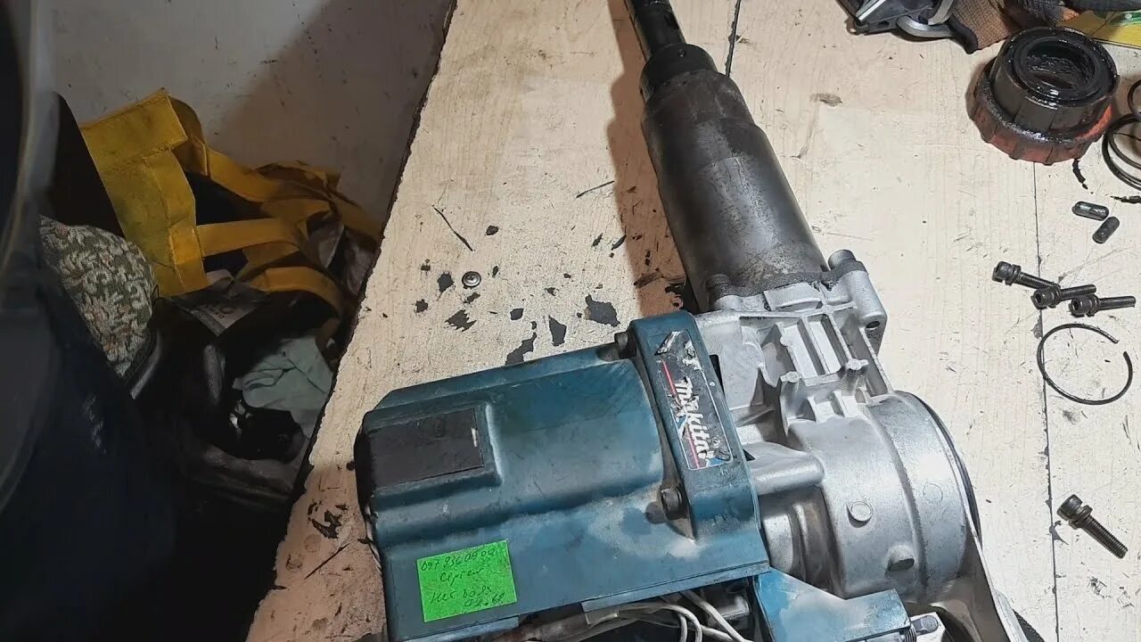 Отбойный молоток в работе. Hilti te 800. Молоток отбойный моп-3 (тзк). Демонтаж бетона в ручную. Отбойный молоток для бетона.