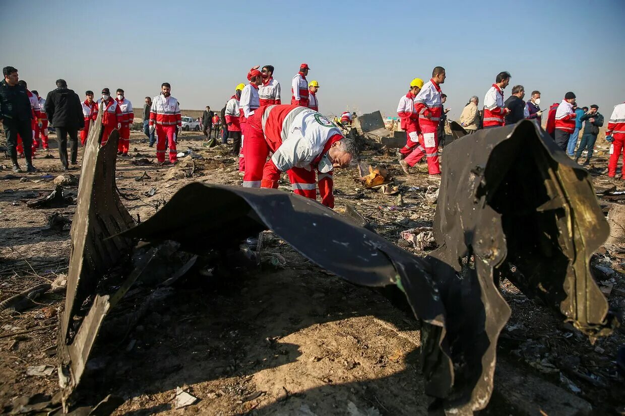 Крушение самолета Boeing 737 в Иране. Крушение украинского Boeing 737 в Иране. Авиакатастрофы Боинг 737 Украина.