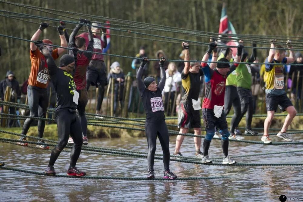 гонка героев урбан. соревнования на выносливость. гонки с препятствиями. бег с препятствиями по пересеченной местности. ёж экстрим забег с препятствиями.