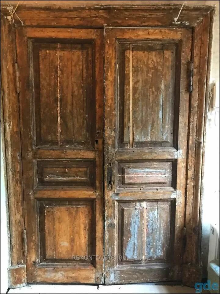 Установить межкомнатную дверь. Реставрировать деревянные двери. Перекраска шпонированной двери. Реставрировать старую дверь. Монтаж дверей.