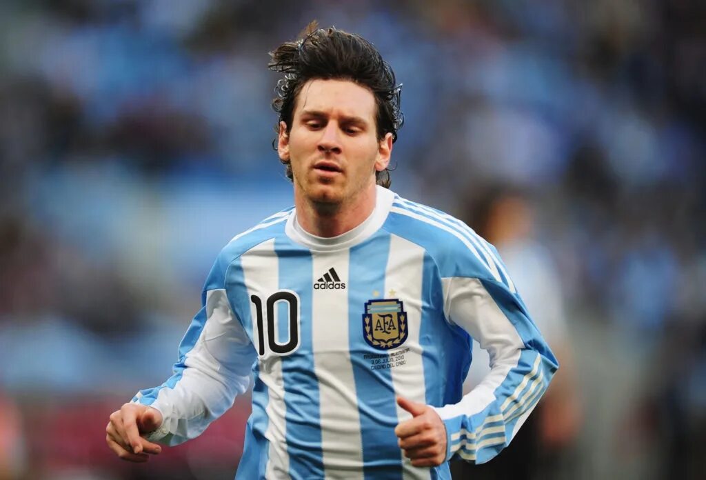 Месси закончил карьеру в сборной. Месси 2010. месси чм 2010. messi 2011.