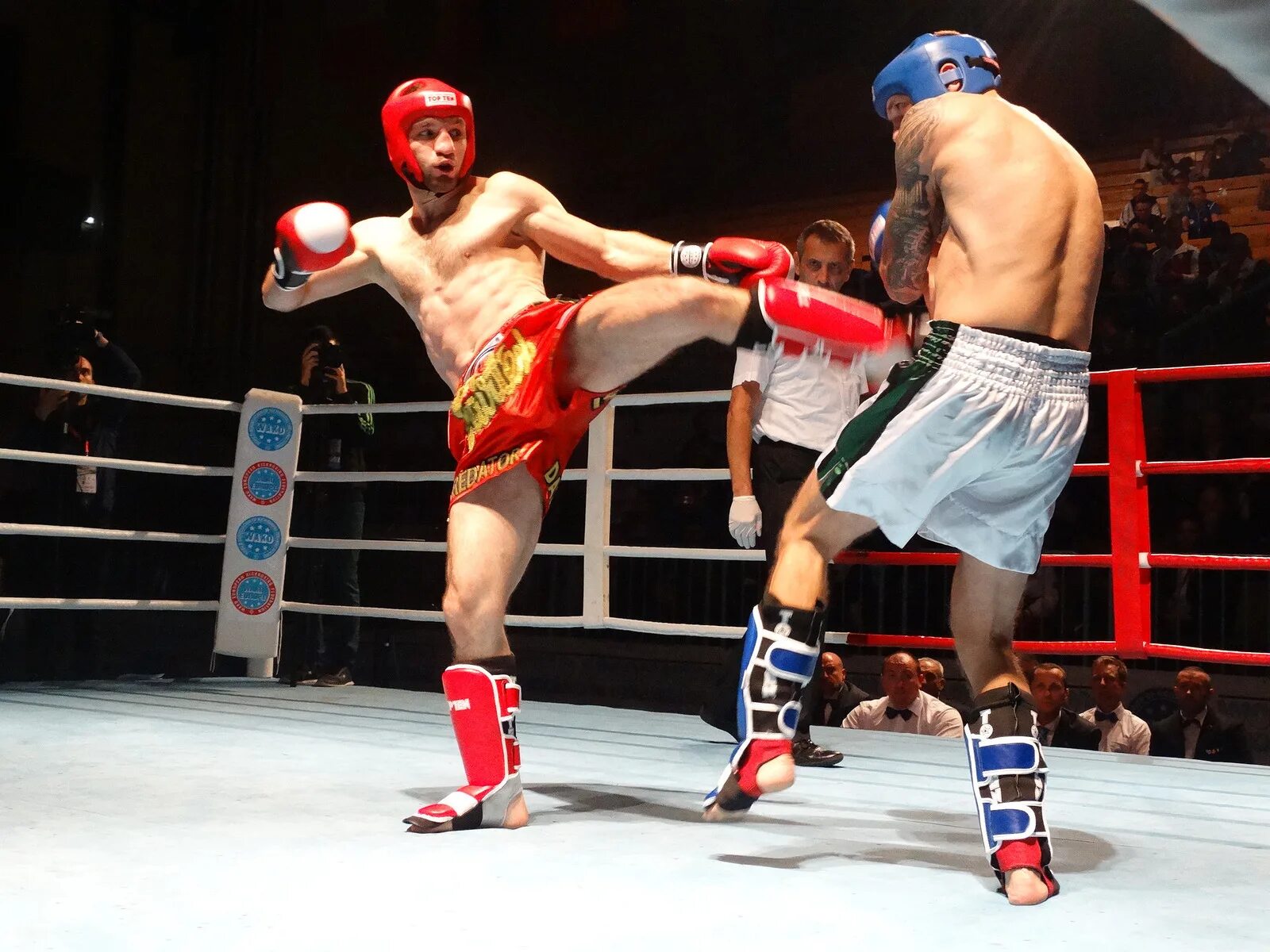 Combat c. K1 Kickboxing. Тайски1 бокс. Кикбоксинг КИК. Кикбоксинг к1.