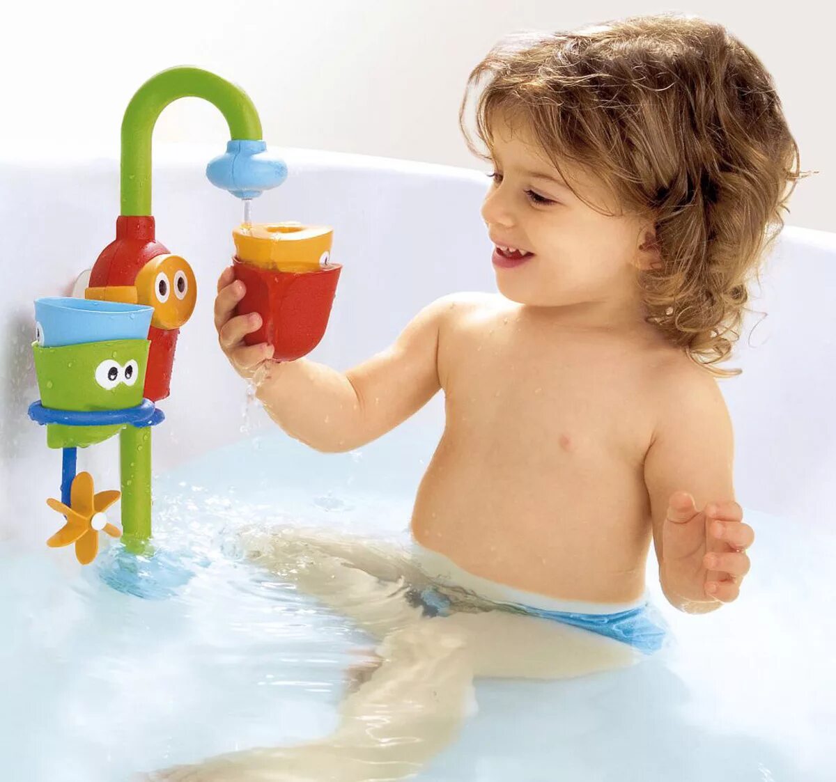 Мальчик наливает воду. Ребенок льет воду из стакана. Каслинское чугунное литье. Девочка выливает воду. Рокуэлл ллойд.