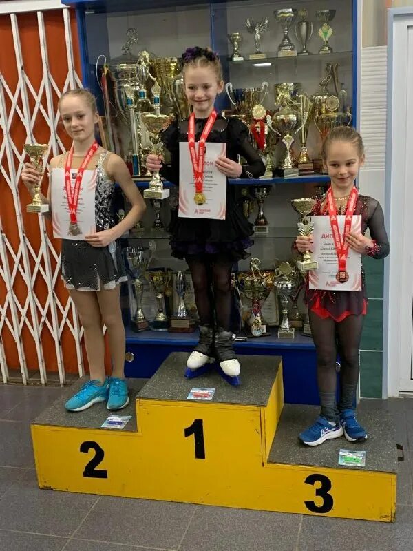 Фигурное катание битва школ 4 этап. Фигурное катание битва школ 4 этап. Фигурное катание битва школ 4 этап. Фигурное катание битва школ 4 этап. Трусова парит?.