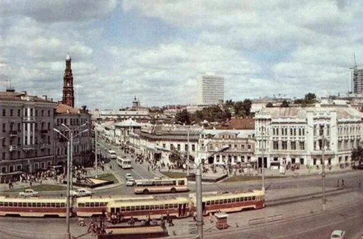 Казанский кремль 1960. Улица баумана казань 1980. Улица баумана казань 1990. Улица баумана казань 1990. Казань в 70 е годы.