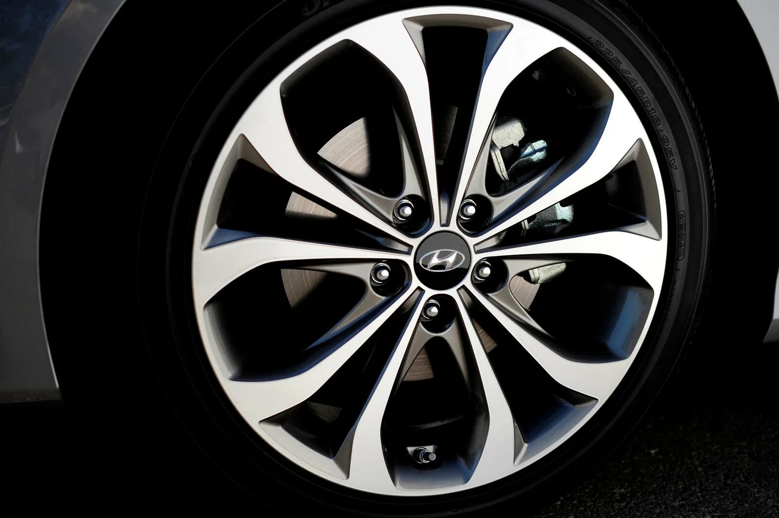 Литые диски на Хендай Соната. Hyundai диски Соната 6 NF. Hyundai Sonata NF. Диск колеса Хендай Соната.