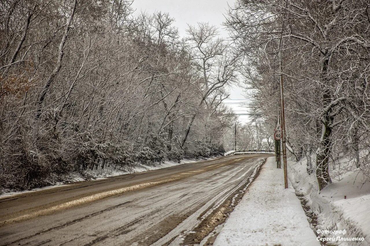 Снегопад таганрог 29. Дорога 08к15. Снег 2014. Снег 2014. Снег в ростове на дону 2014.