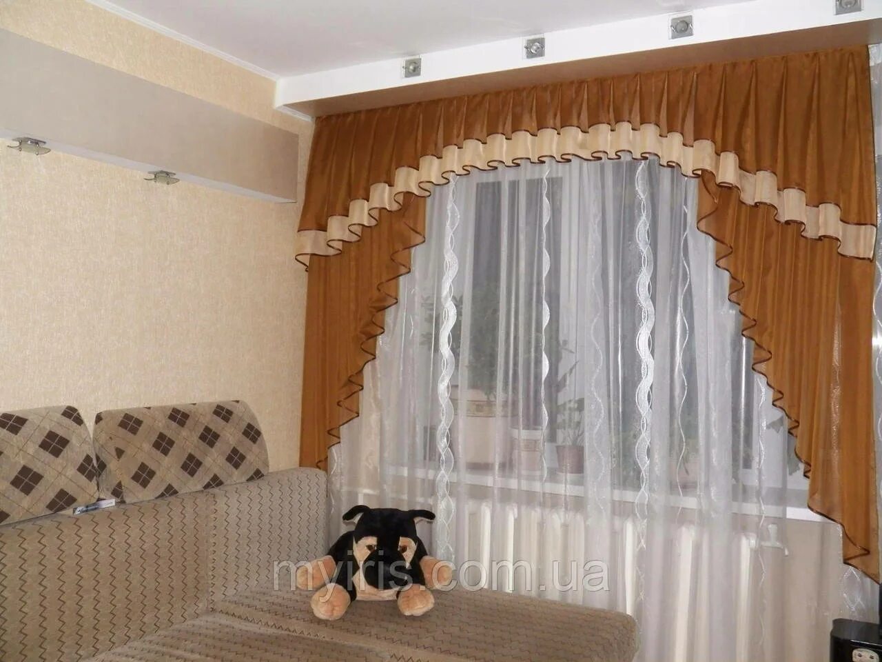 жесткий ламбрекен. необычные ламбрекены. шторы и гардины с ламбрекеном. ламбрекен на окно в спальню. фото ламбрекенов на окно.