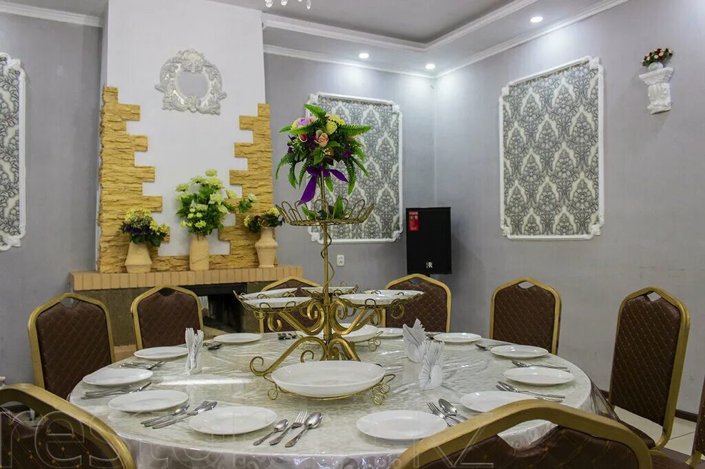 гостиница космонавт в караганде. рестораны караганды. рестораны караганды. халяль ресторан / банкетный зал "затлы". восточная паьмира бакнетны йзал.