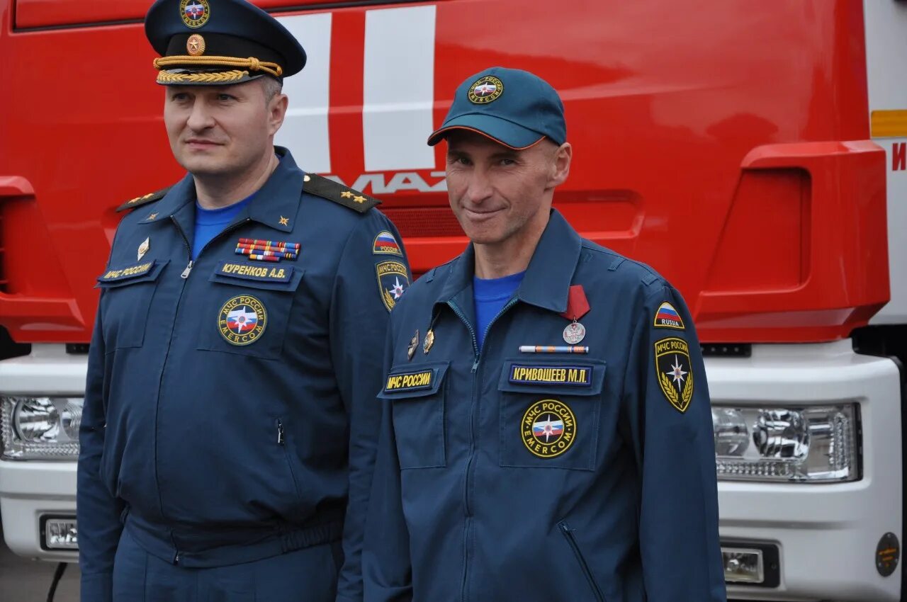За заслуги мчс. Мчс рф спасатель. Награды спасателей. Награды спасателей. Байкальский поисково-спасательный отряд мчс россии.